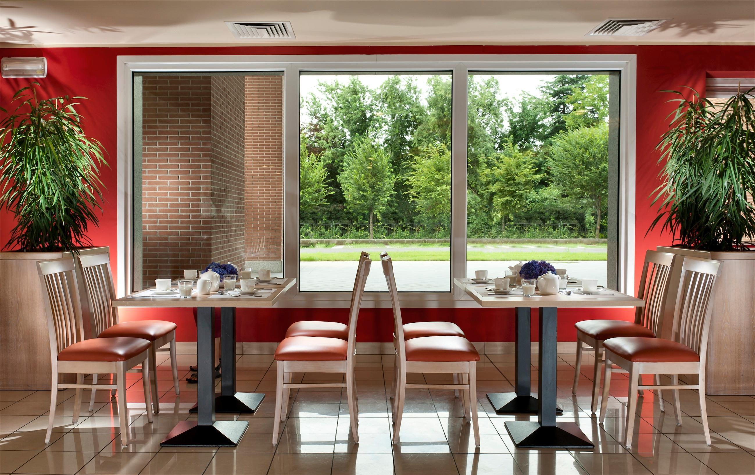 Hilton Garden Inn Milan Malpensa Сомма-Ломбардо Экстерьер фото