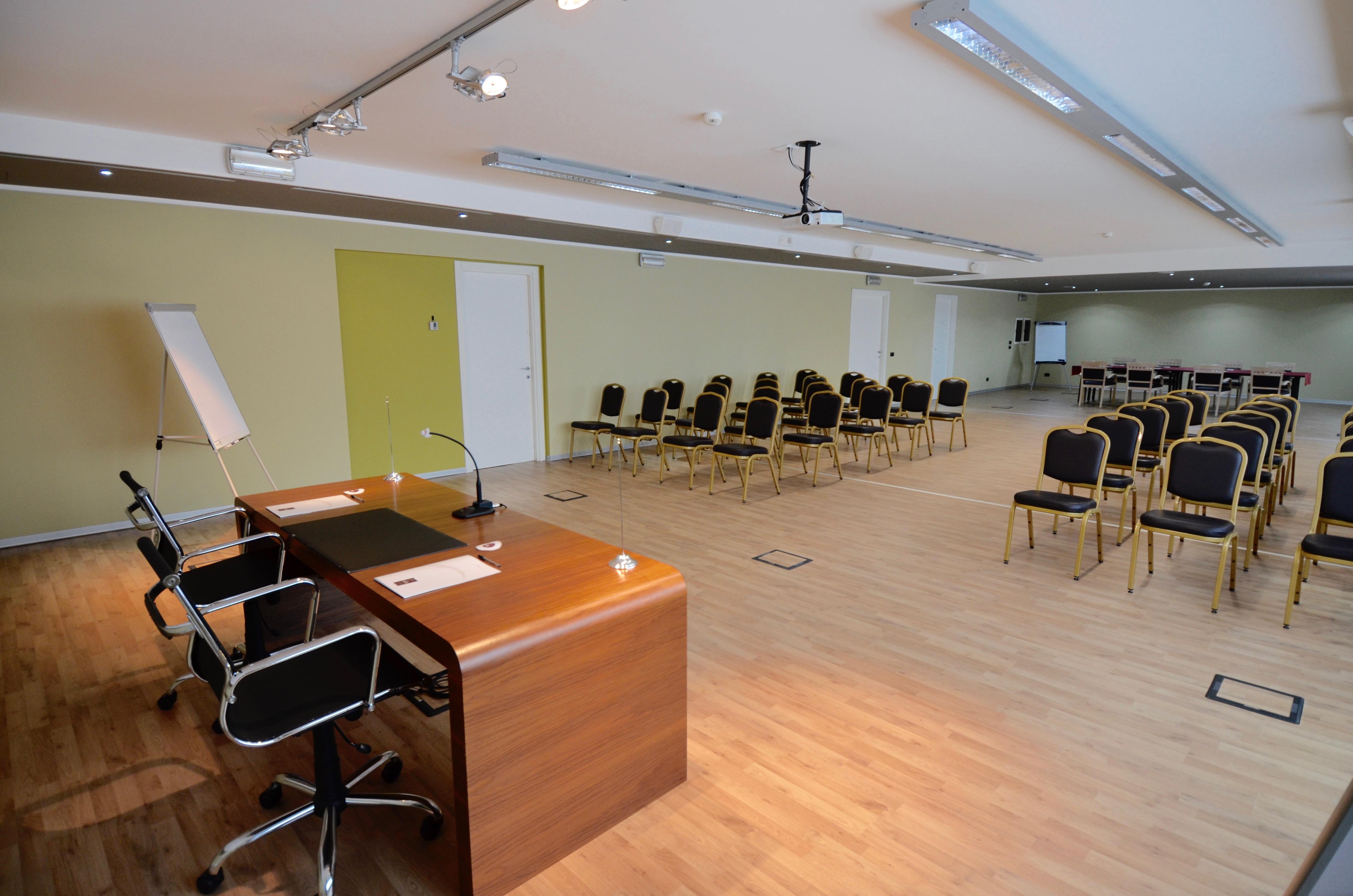 Hilton Garden Inn Milan Malpensa Сомма-Ломбардо Экстерьер фото