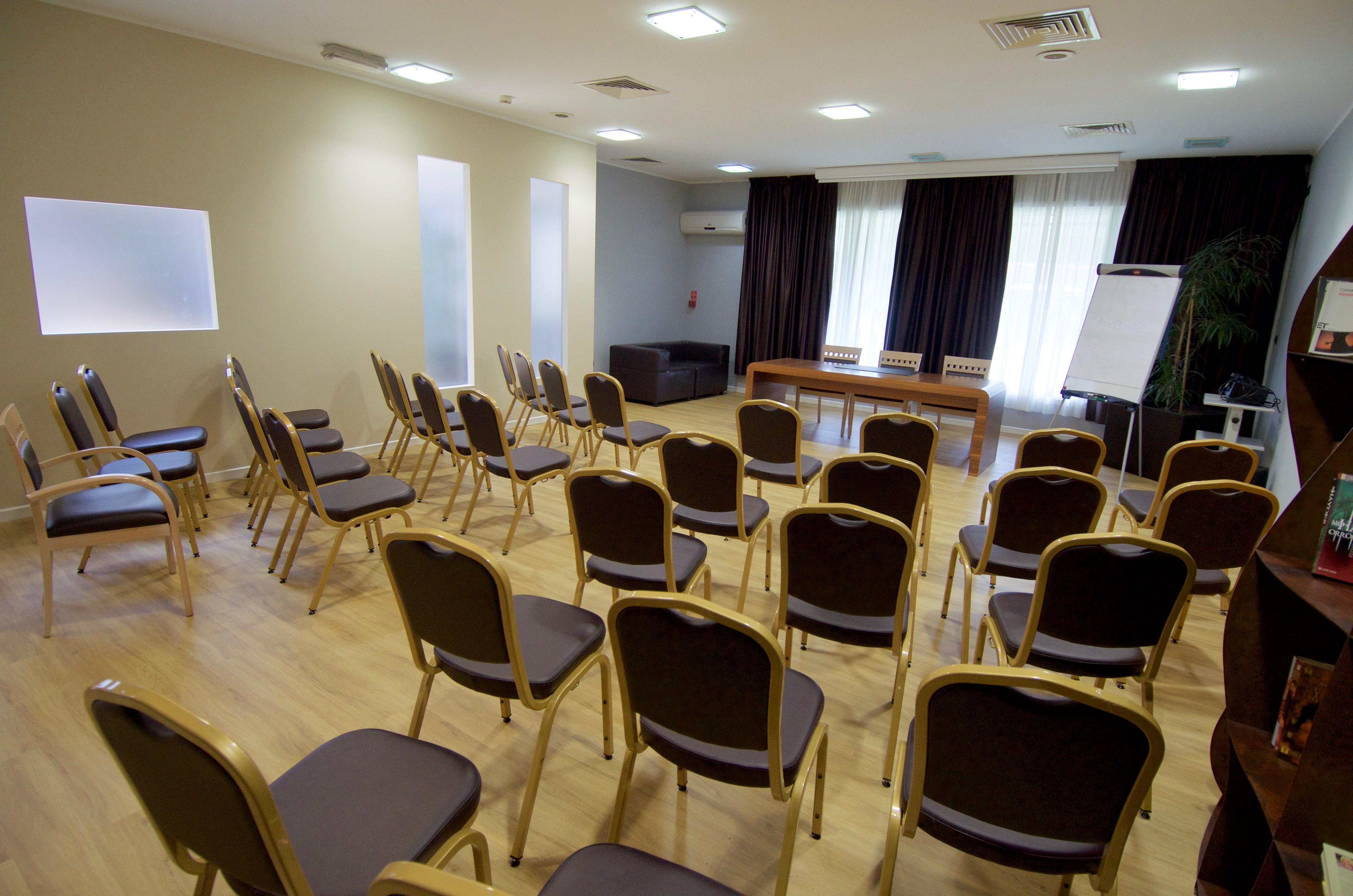 Hilton Garden Inn Milan Malpensa Сомма-Ломбардо Экстерьер фото