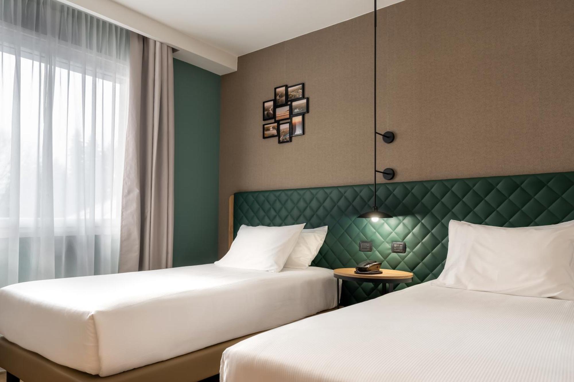 Hilton Garden Inn Milan Malpensa Сомма-Ломбардо Экстерьер фото