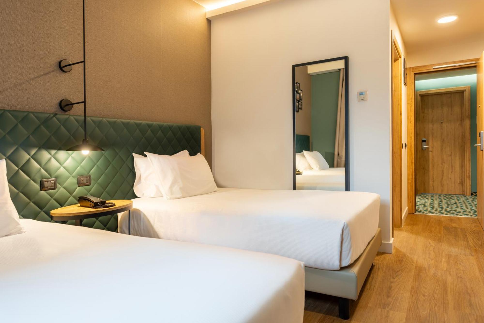 Hilton Garden Inn Milan Malpensa Сомма-Ломбардо Экстерьер фото