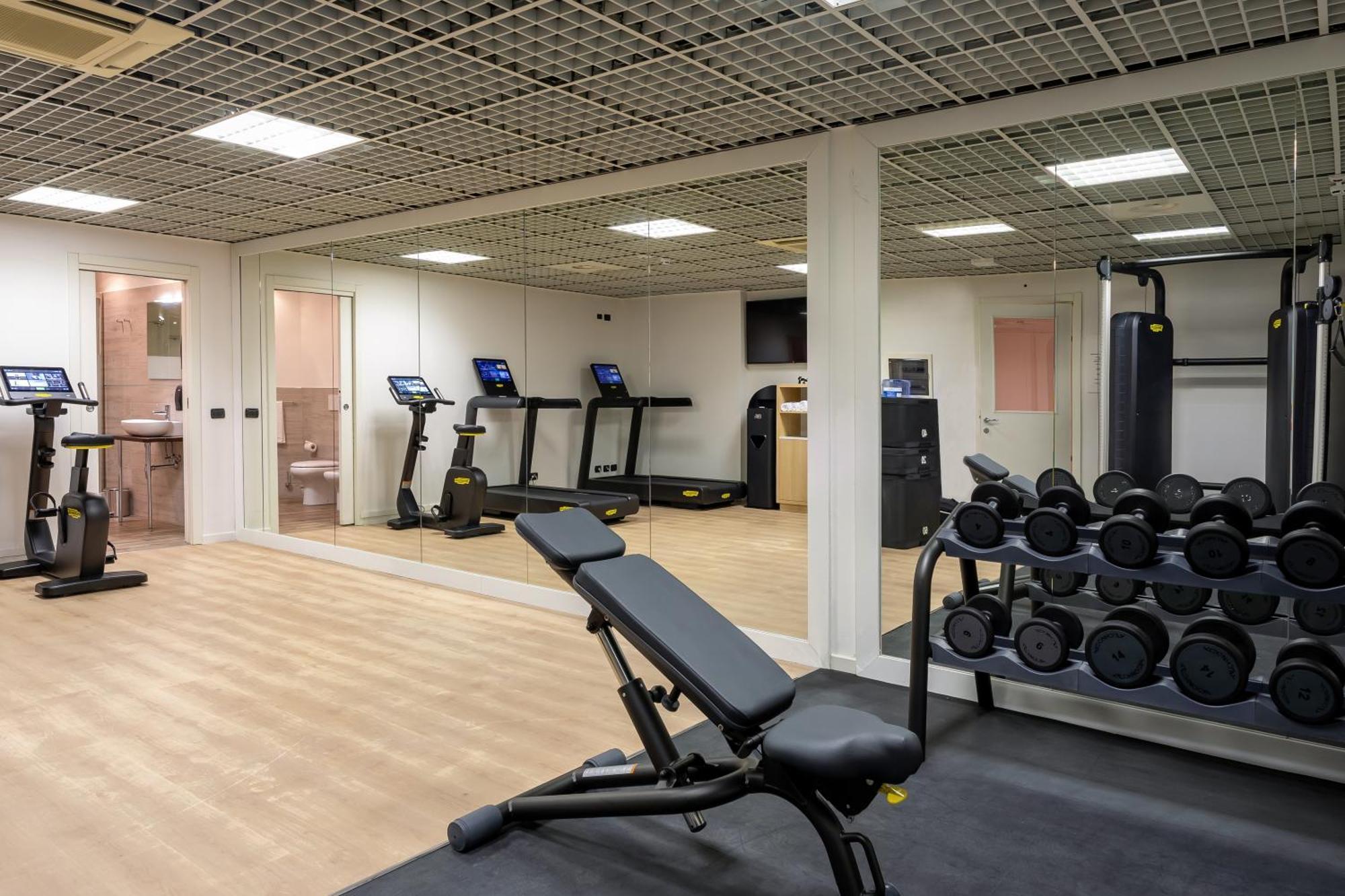 Hilton Garden Inn Milan Malpensa Сомма-Ломбардо Экстерьер фото