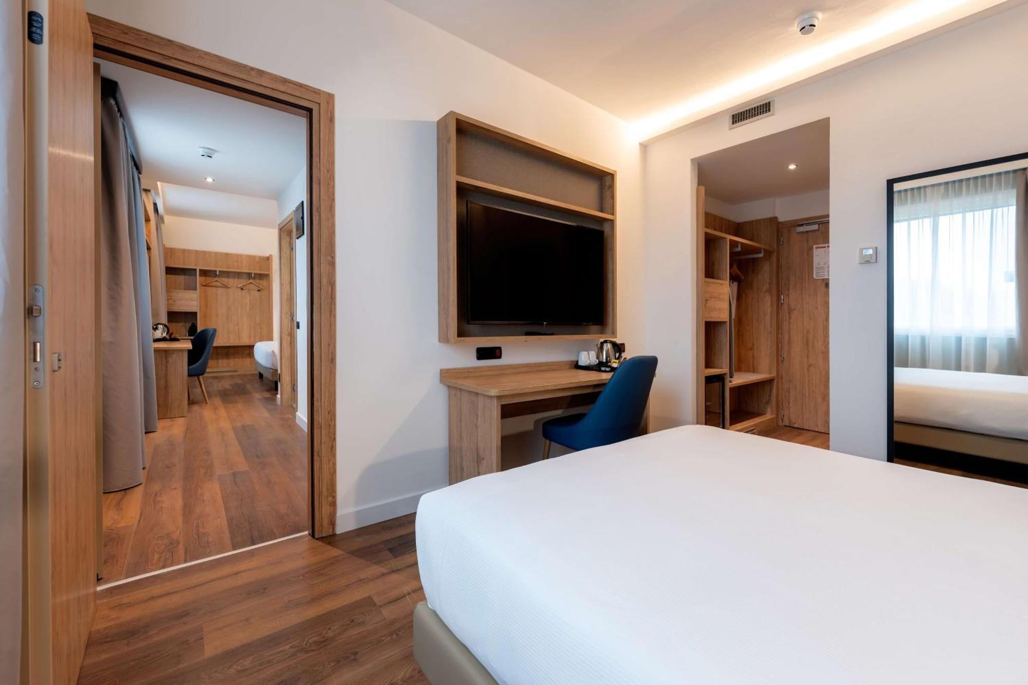 Hilton Garden Inn Milan Malpensa Сомма-Ломбардо Экстерьер фото