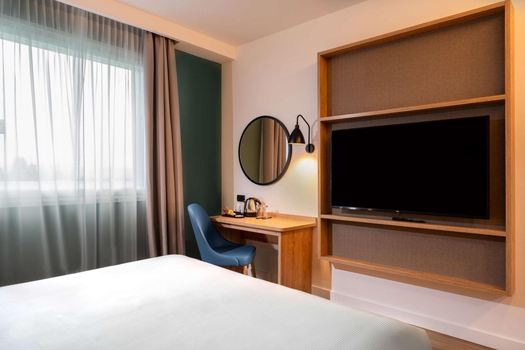 Hilton Garden Inn Milan Malpensa Сомма-Ломбардо Экстерьер фото