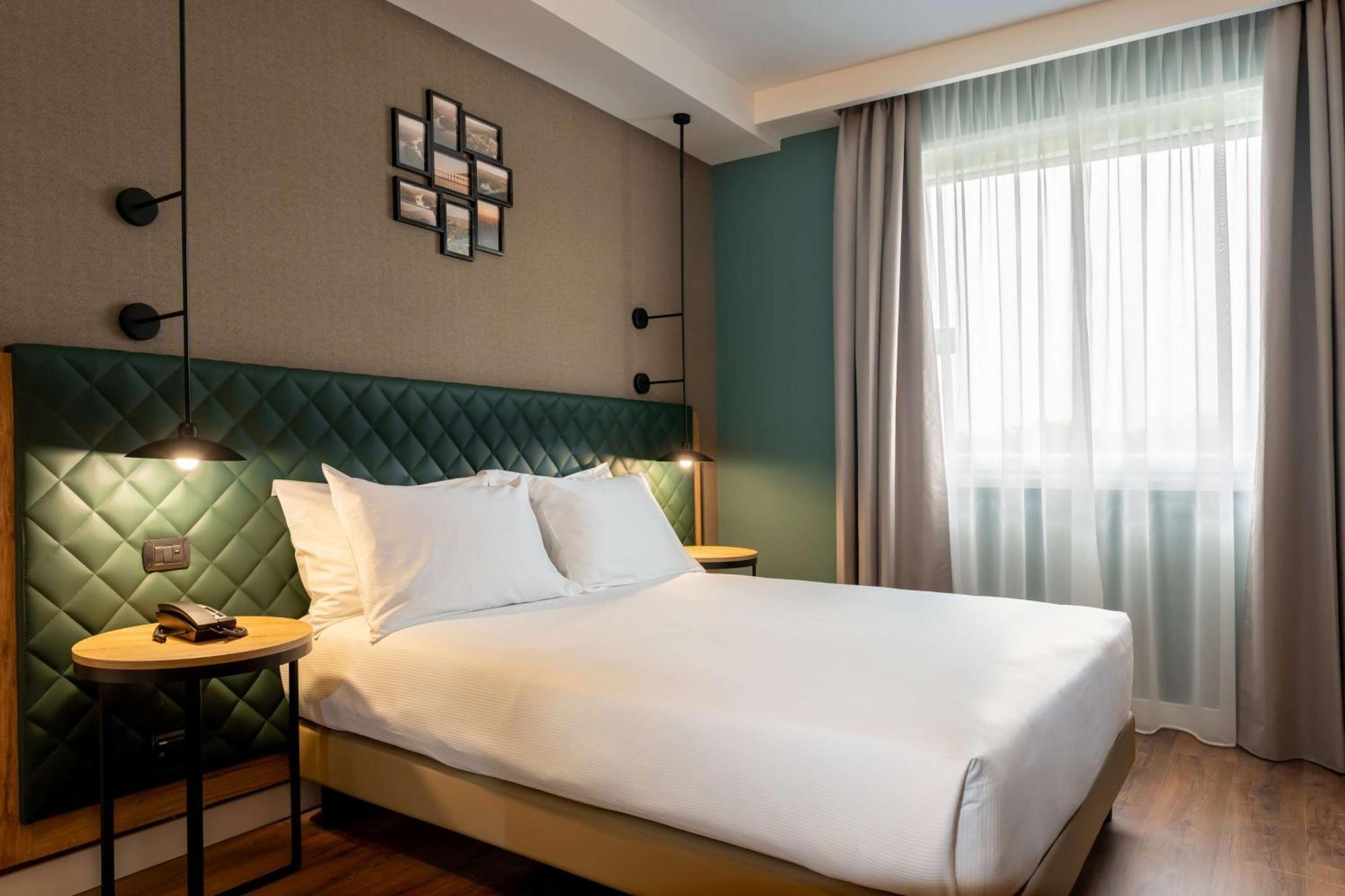 Hilton Garden Inn Milan Malpensa Сомма-Ломбардо Экстерьер фото