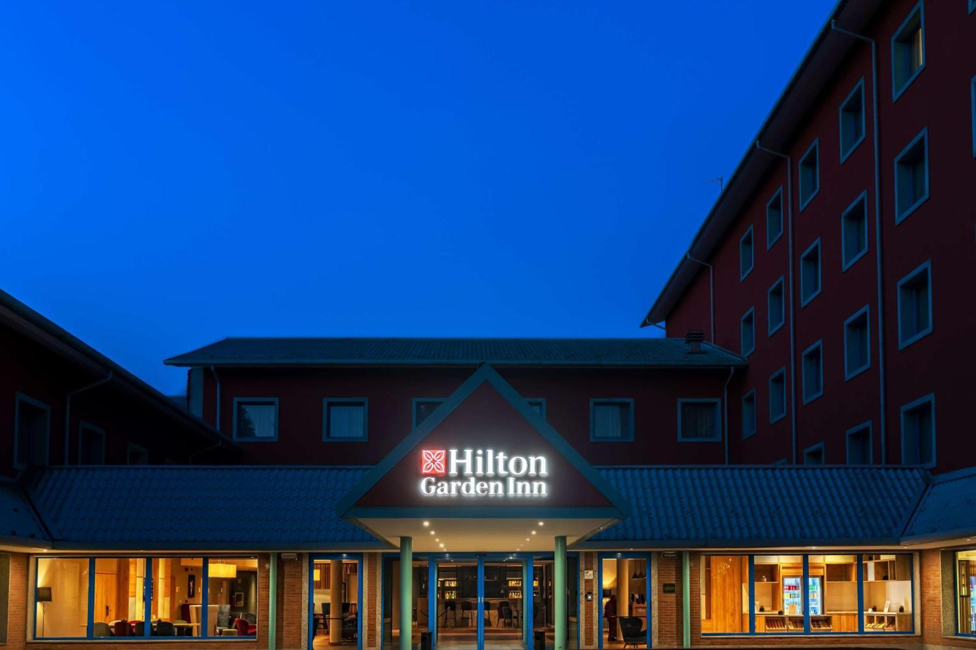 Hilton Garden Inn Milan Malpensa Сомма-Ломбардо Экстерьер фото