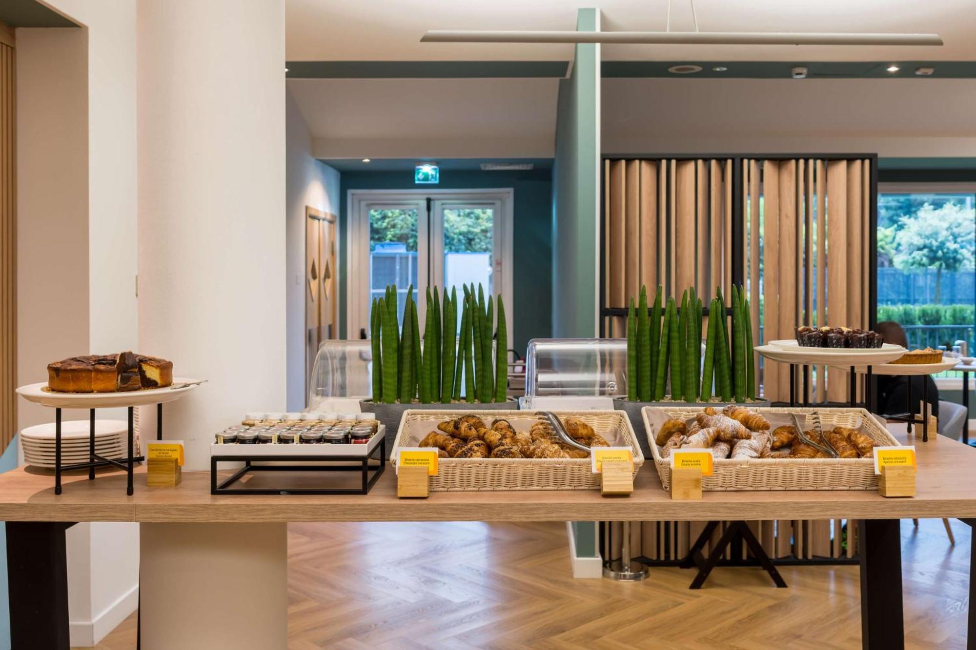 Hilton Garden Inn Milan Malpensa Сомма-Ломбардо Экстерьер фото